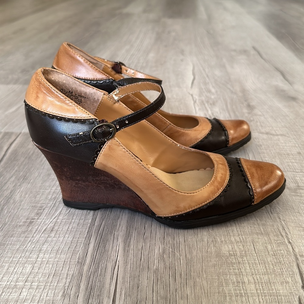 Vintage Style Kenneth Cole Reaction Wedge Heels - Picture 5 of 10